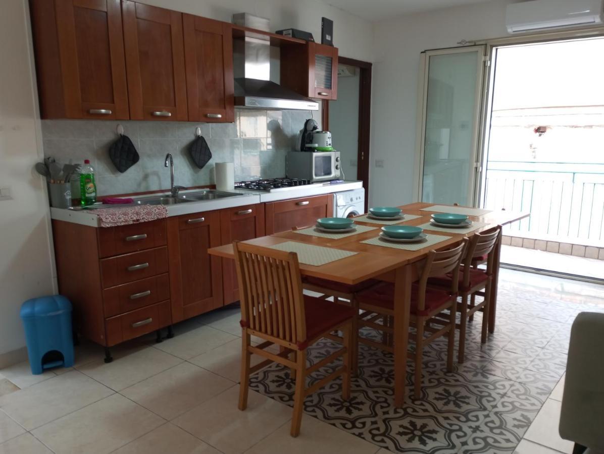 Spaccanapoli House ภายนอก รูปภาพ