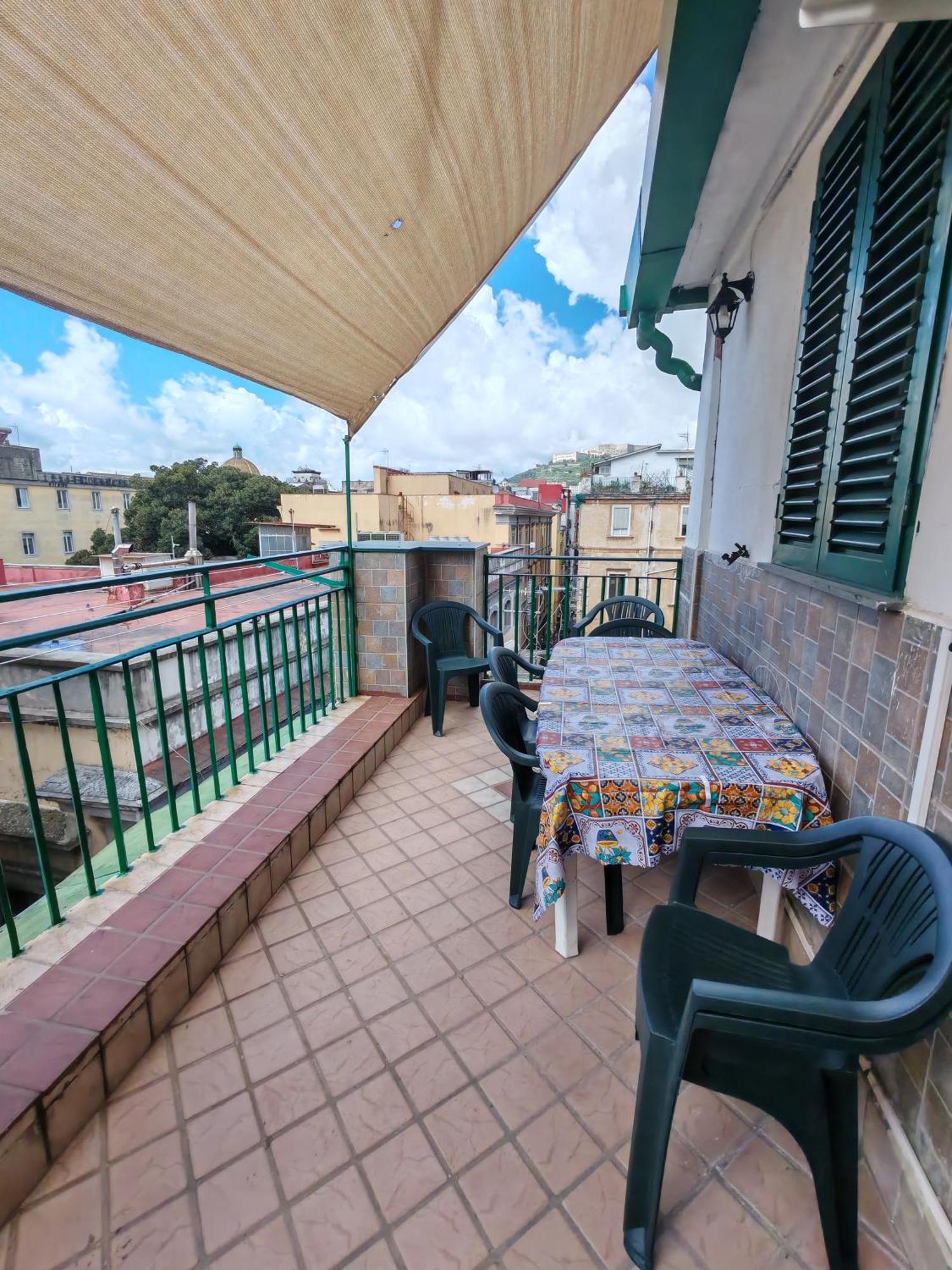 Spaccanapoli House ภายนอก รูปภาพ