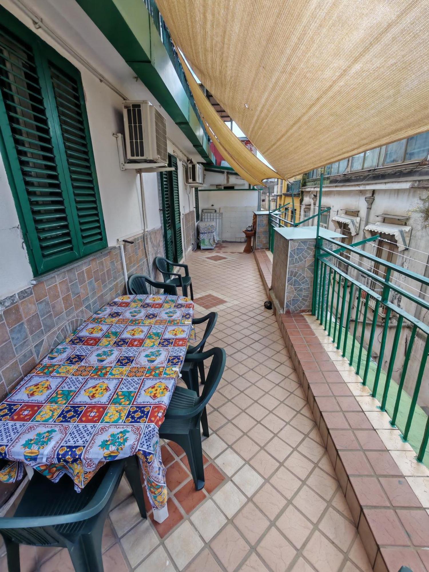 Spaccanapoli House ภายนอก รูปภาพ